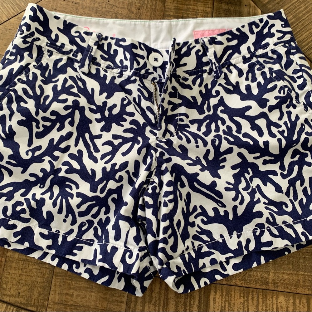 Lilly Pulitzer Navy and White Women Shorts - Picture 6 of 9